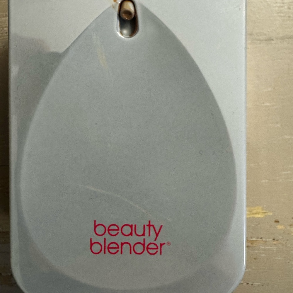 Beautyblender liquid whip longwear foundation